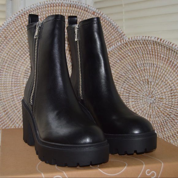 Urban Outfitters Black Zip-Up Boot Size 9 - Picture 5 of 12